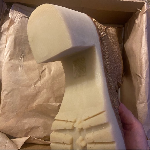 Mimi Combat Boot Jamie size 8 1/2 New In Box . Straw Tweed outer. SPRING - Picture 2 of 7